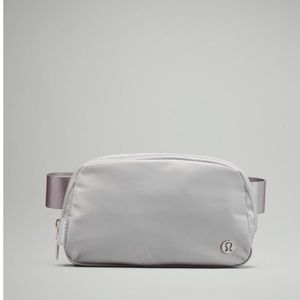 NWT Lululemon Silver Drop Everywhere Belt Bag Extended Strap Version